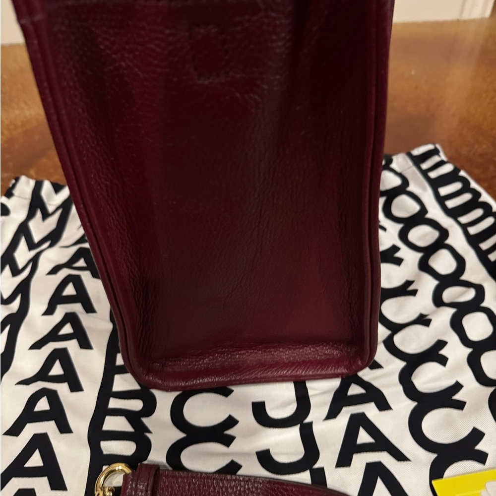 Marc Jacobs The Tote Bag - Medium in Black Cherry - Picture 3 of 7